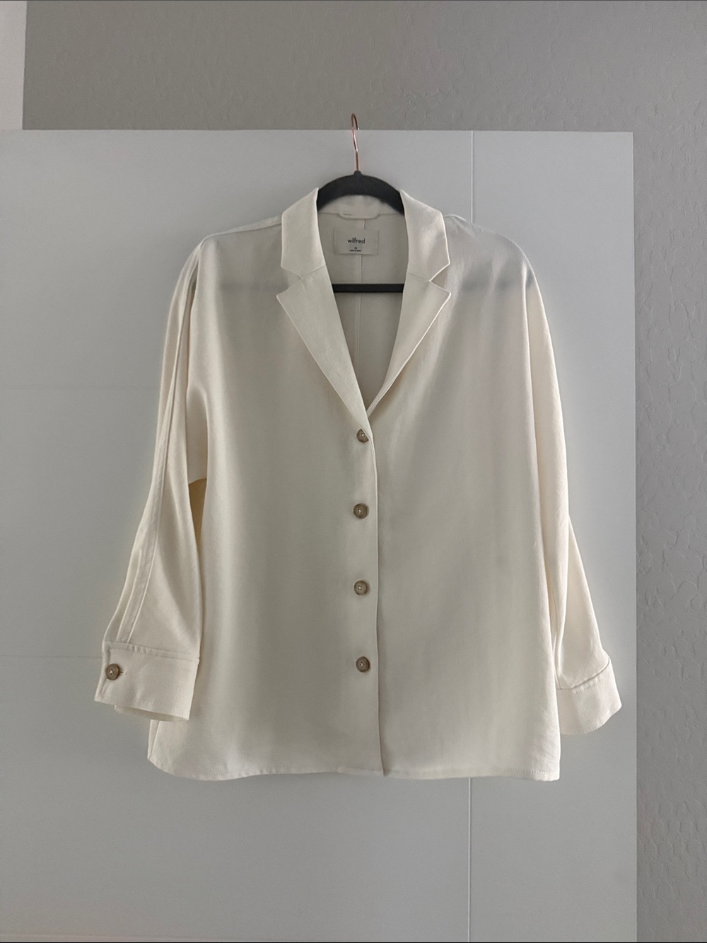 Aritzia Wilfred Freeform Cream Button-Front Blouse. Runs big.